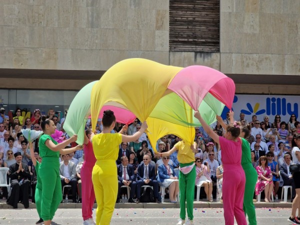 Изобилие от цветове, аромати и емоции на кулминацията на 119-я Празник на розата в Казанлък