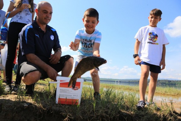 Детски празник зарадва над 200 малчугани край Язовира