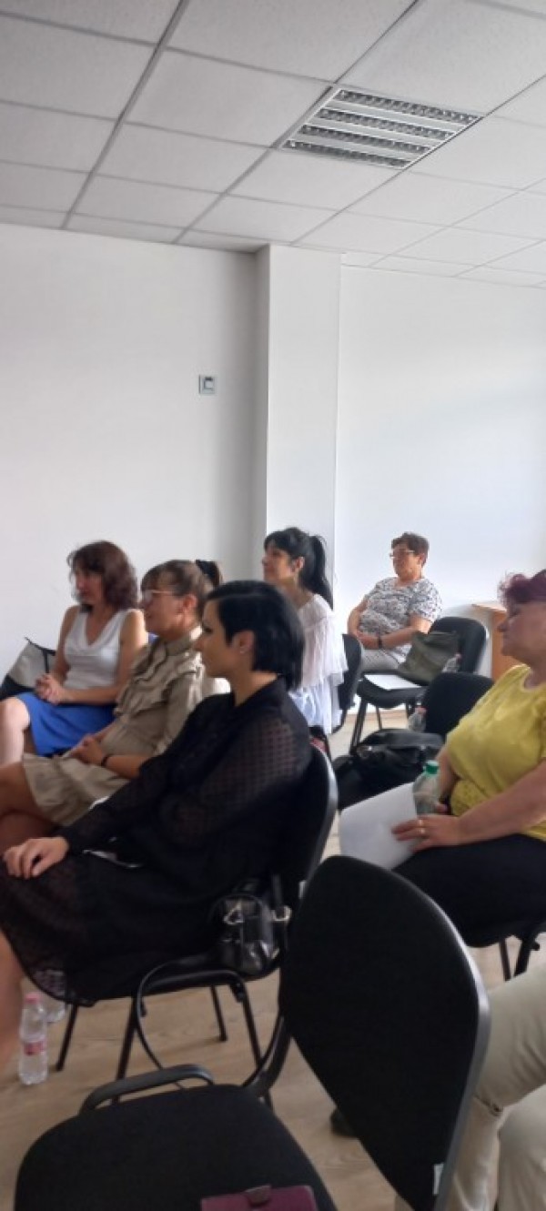 “Жените на Казанлък“ бяха домакини на обществен дебат