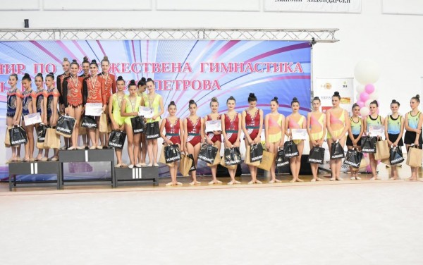 Гимнастичките ни със златни и сребърни медали от международен турнир в Пловдив
