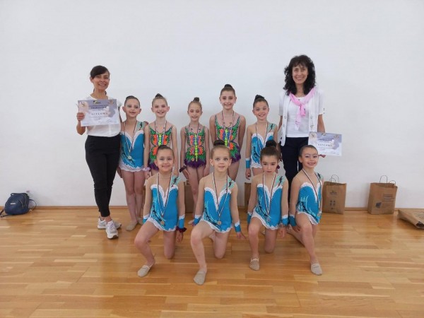 Гимнастичките ни със златни и сребърни медали от международен турнир в Пловдив