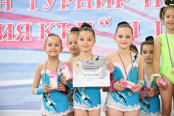 Гимнастичките ни със златни и сребърни медали от международен турнир в Пловдив