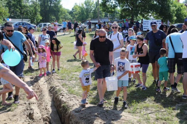 Детски празник зарадва над 200 малчугани край Язовира