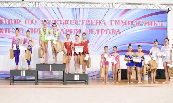 Гимнастичките ни със златни и сребърни медали от международен турнир в Пловдив