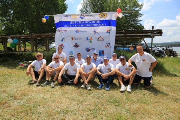 Детски празник зарадва над 200 малчугани край Язовира