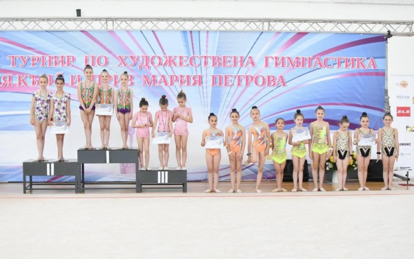 Гимнастичките ни със златни и сребърни медали от международен турнир в Пловдив