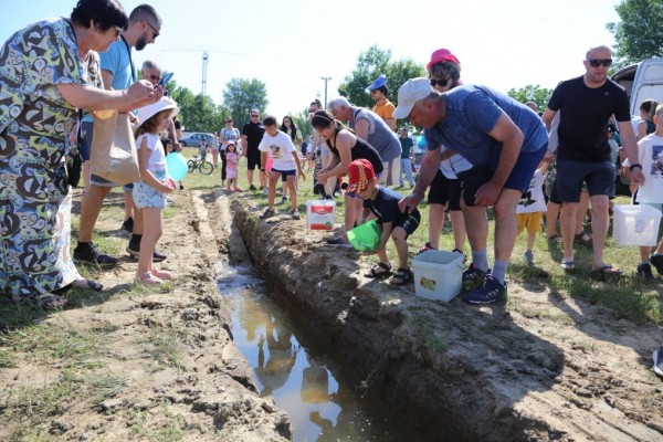 Детски празник зарадва над 200 малчугани край Язовира