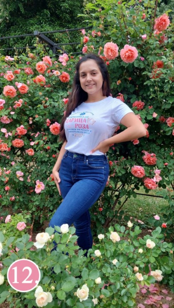 Вижте всички кандидати за Царица роза и Цар на минералната вода в Павел баня