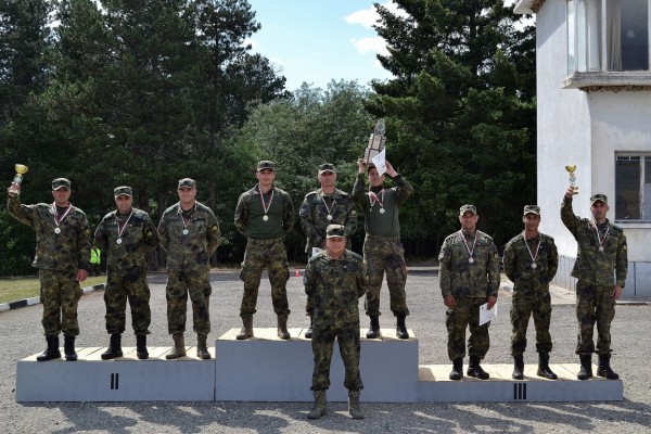 Състезания по военен трибой и „Най – добър снайперски тим” се проведоха в Казанлък 