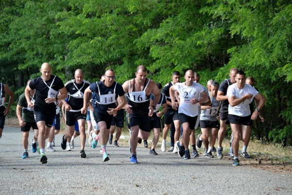 Състезания по военен трибой и „Най – добър снайперски тим” се проведоха в Казанлък 