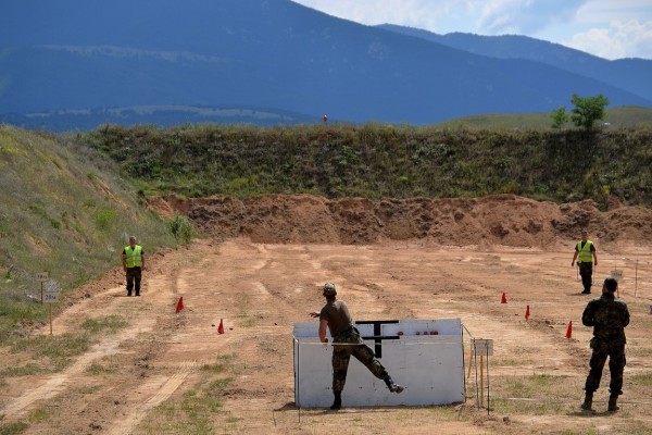 Състезания по военен трибой и „Най – добър снайперски тим” се проведоха в Казанлък 
