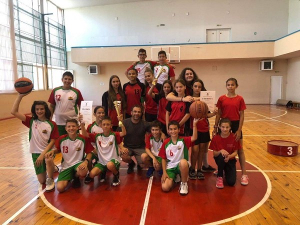МГ и ОУ “Георги Кирков“ са шампионите по баскетбол в Казанлък