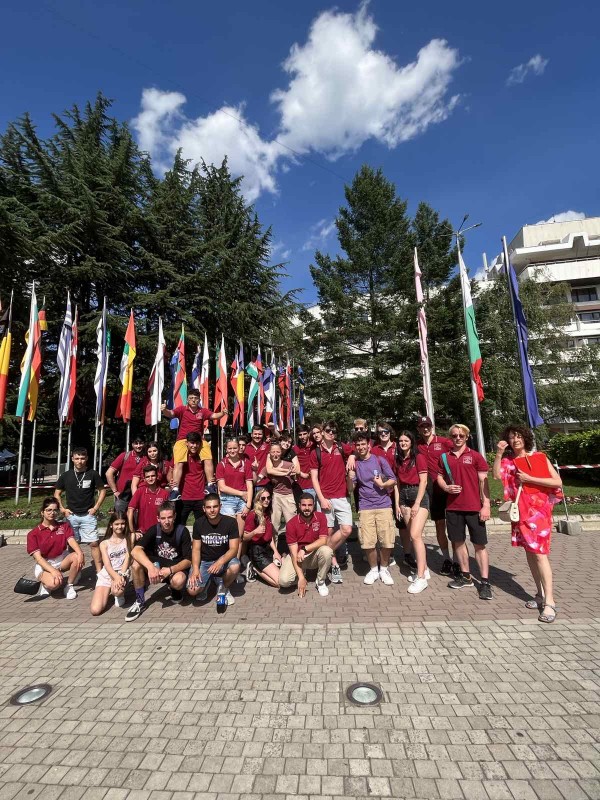 Хаджиеновци посрещнаха партньори от три държави в най-празничната седмица на Казанлък