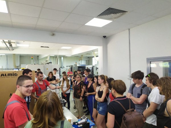 Хаджиеновци посрещнаха партньори от три държави в най-празничната седмица на Казанлък