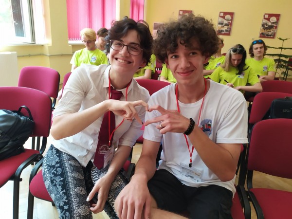 Хаджиеновци посрещнаха партньори от три държави в най-празничната седмица на Казанлък