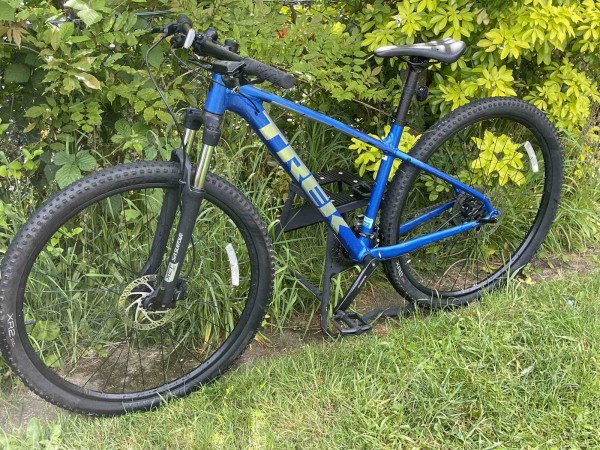 Въпреки проливния дъжд, 74 планински колоездачи се бориха за “Купа Шипка“ 