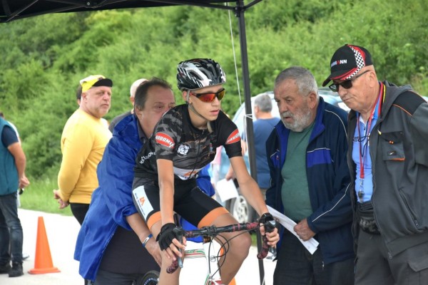 Лястовиците с призови места и титла от шампионата в Мездра 