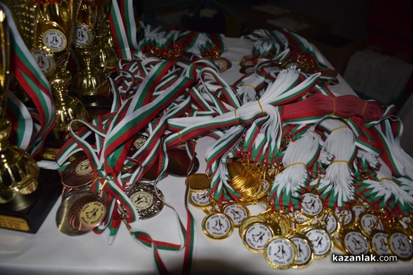 Над 300 състезатели се включиха в надпреварата по спортни танци в Казанлък 