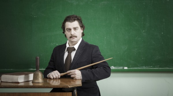 Неповторимият Камен Донев идва в Амфитеатър Дамасцена със спектакъла „Възгледите на един учител”