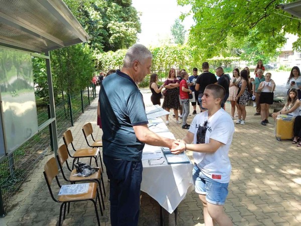 ПГЛПТ изпрати Випуск 2022 с тържествена церемония 