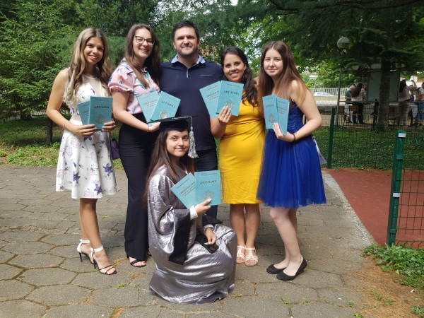 ПГЛПТ изпрати Випуск 2022 с тържествена церемония 