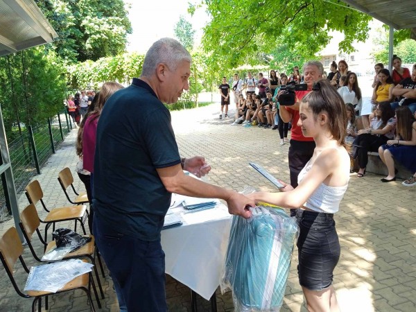 ПГЛПТ изпрати Випуск 2022 с тържествена церемония 