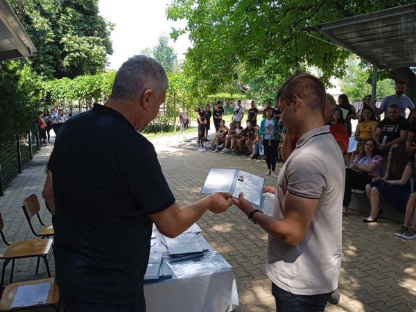 ПГЛПТ изпрати Випуск 2022 с тържествена церемония 