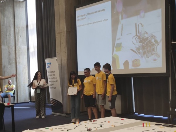 ДАПР „ИКТ Център“ с бронзова купа и много награди от „Роботика за България 2022“