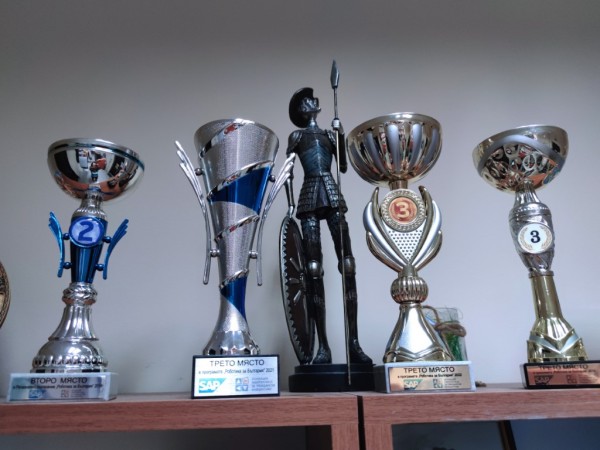 ДАПР „ИКТ Център“ с бронзова купа и много награди от „Роботика за България 2022“