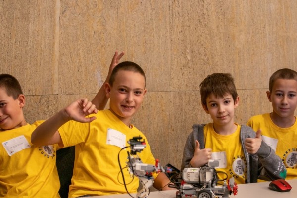 ДАПР „ИКТ Център“ с бронзова купа и много награди от „Роботика за България 2022“