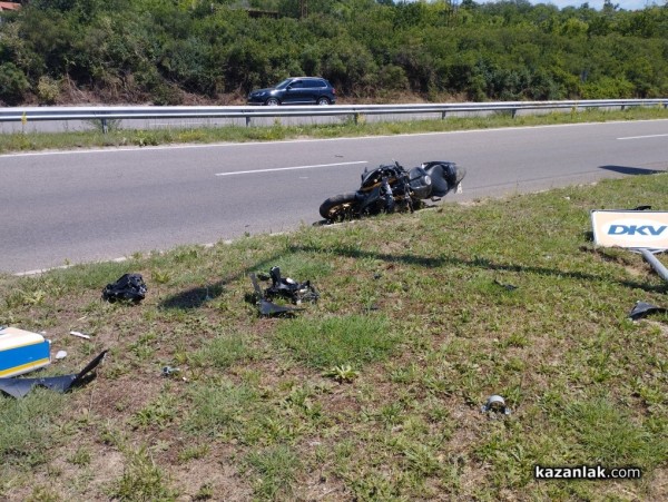 Два мотора се блъснаха до бензиностанция “Петрол“