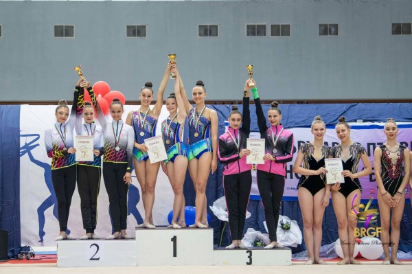 Казанлъшките гимнастички завоюваха шампионски и вицешампионски титли на държавното първенство