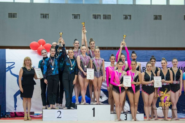 Казанлъшките гимнастички завоюваха шампионски и вицешампионски титли на държавното първенство