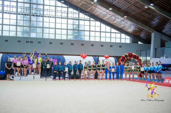 Казанлъшките гимнастички завоюваха шампионски и вицешампионски титли на държавното първенство