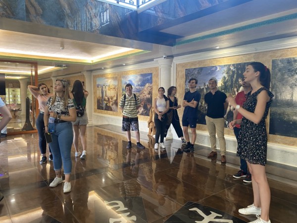 Ученици от ПХГ “Св. Св. Кирил и Методий“ учиха за розопроизводството в Долината