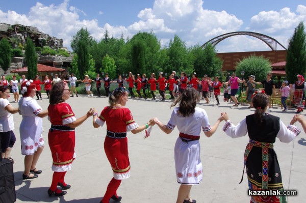 24 колектива от цялата страна разтърсиха мегдана в Дамасцена 