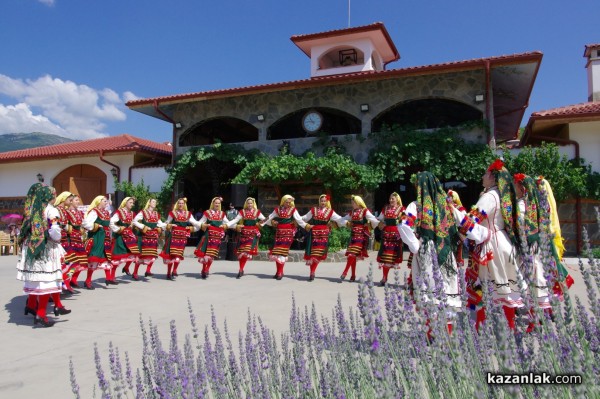 24 колектива от цялата страна разтърсиха мегдана в Дамасцена 