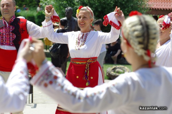 24 колектива от цялата страна разтърсиха мегдана в Дамасцена 