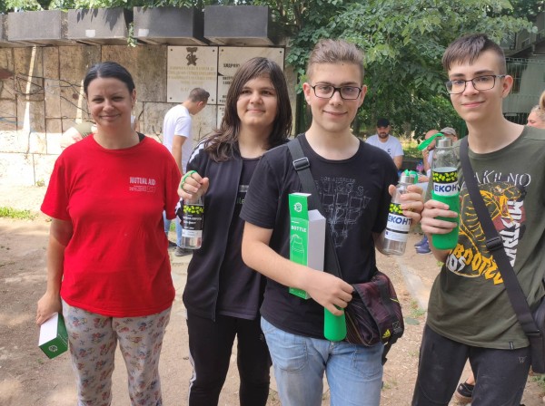 Доброволци събраха над 70 чувала боклук край язовира