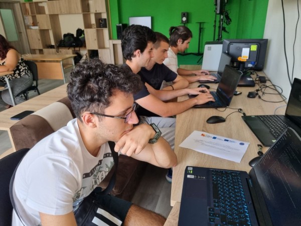 Ученици от ППМГ се готвят за мобилност в гр. Римини, Италия