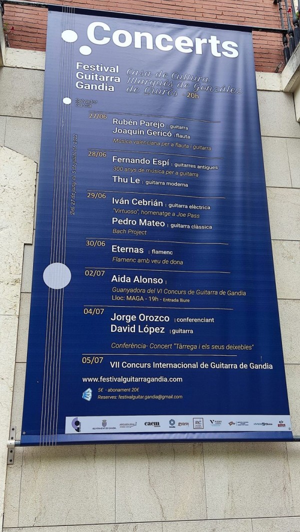 Китаристите на НЧ „Възродена Искра – 2000“ отново прославиха Казанлък и България