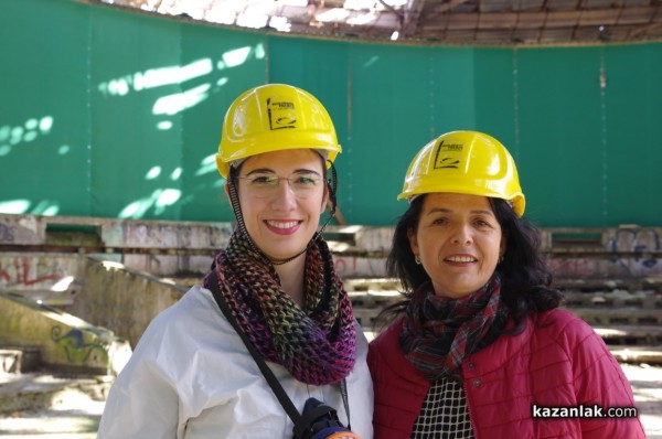 Екипът на хотел Еделвайс почисти забравената от десетки години пътека до паметника Бузлуджа