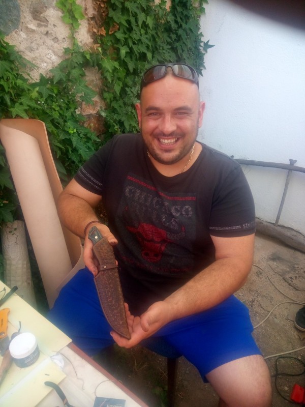 Ковачи, ножари и сарачи показаха умения на II ножарски събор в Шипка