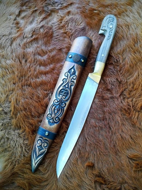 Ковачи, ножари и сарачи показаха умения на II ножарски събор в Шипка