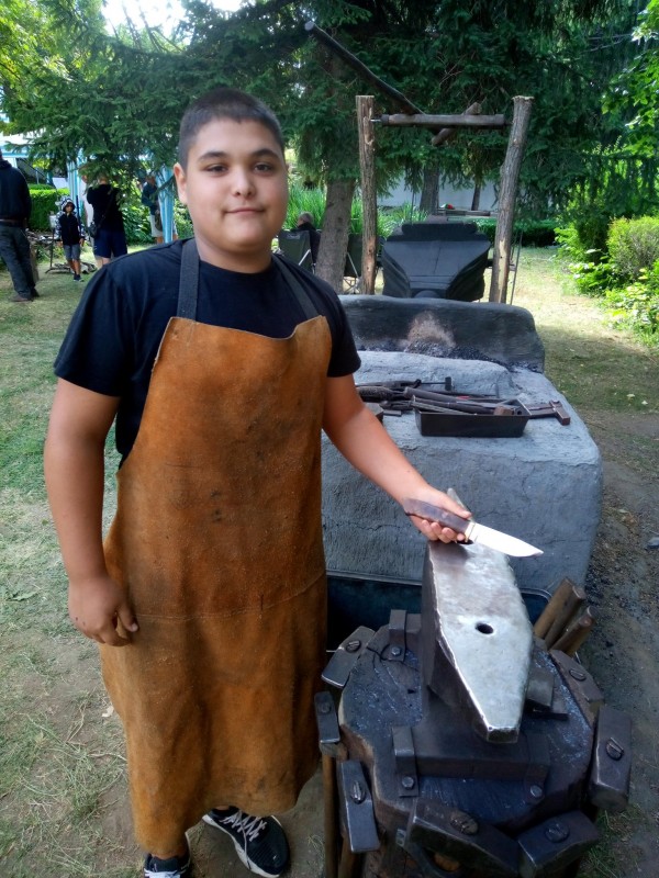 Ковачи, ножари и сарачи показаха умения на II ножарски събор в Шипка