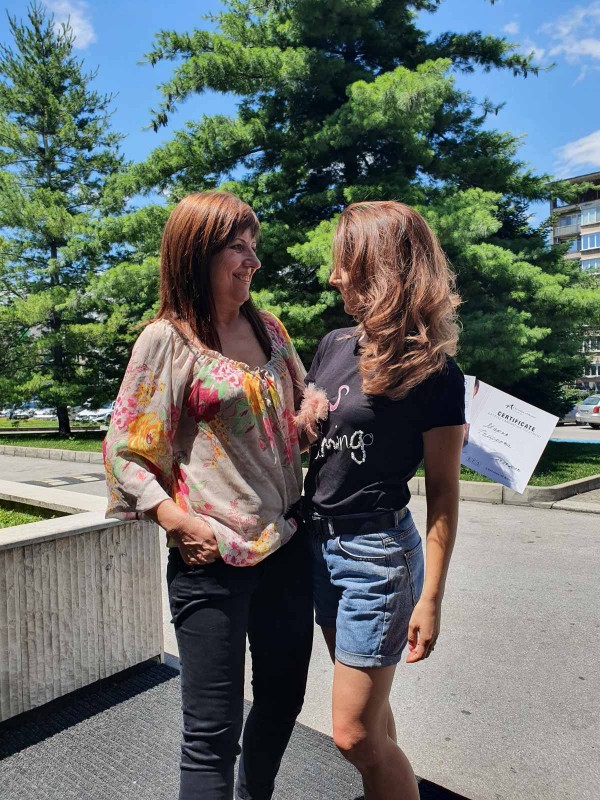 Огледален блясък и по-здрава коса? Мисия възможна с ламиниращата терапия на „Аглая”