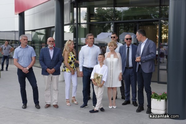 Строителният хипермаркет MASTERHAUS отвори врати в Казанлък