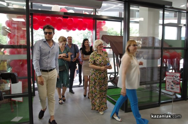 Строителният хипермаркет MASTERHAUS отвори врати в Казанлък