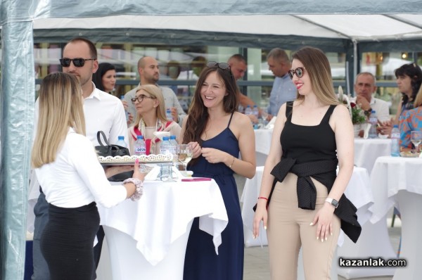 Строителният хипермаркет MASTERHAUS отвори врати в Казанлък