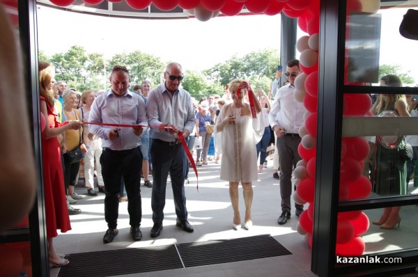 Строителният хипермаркет MASTERHAUS отвори врати в Казанлък